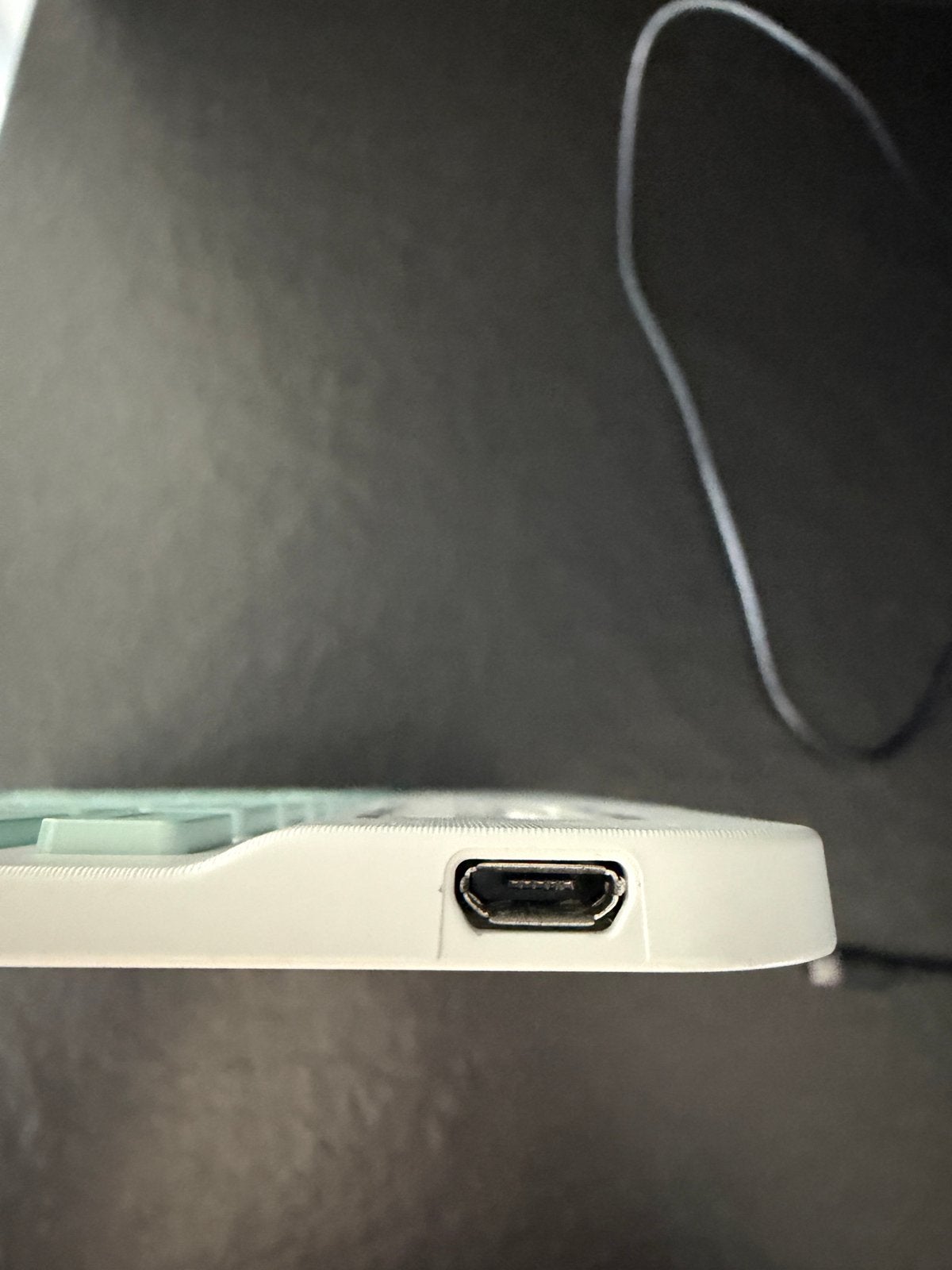 Ultra Slim Bluetooth Koreaans toetsenbord, Ophalen of Verzenden, Zo goed als nieuw, Oplaadbaar