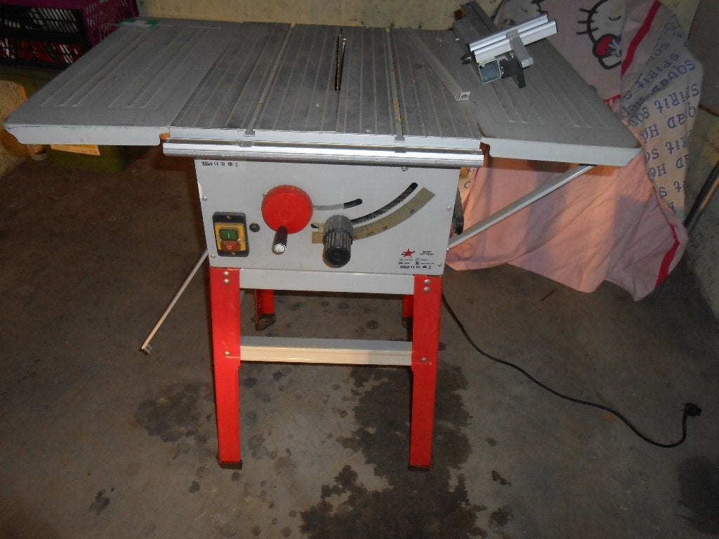vend table de scie bon etat, Bricolage & Construction, Enlèvement, Utilisé, 600 à 1200 watts, Autres types