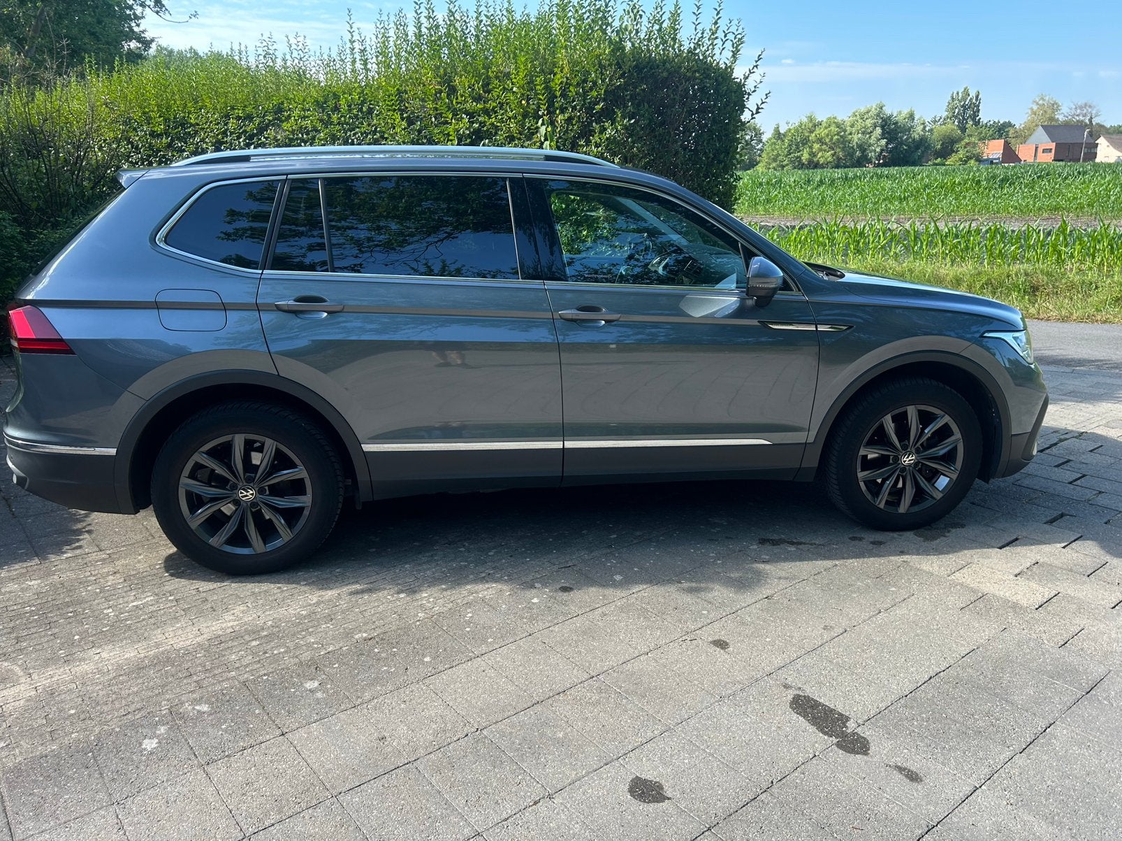Volkswagen Tiguan Allspace 5 places 2.0 TDI 110kw, Argent ou Gris, Achat, 2000 kg, Carnet d'entretien