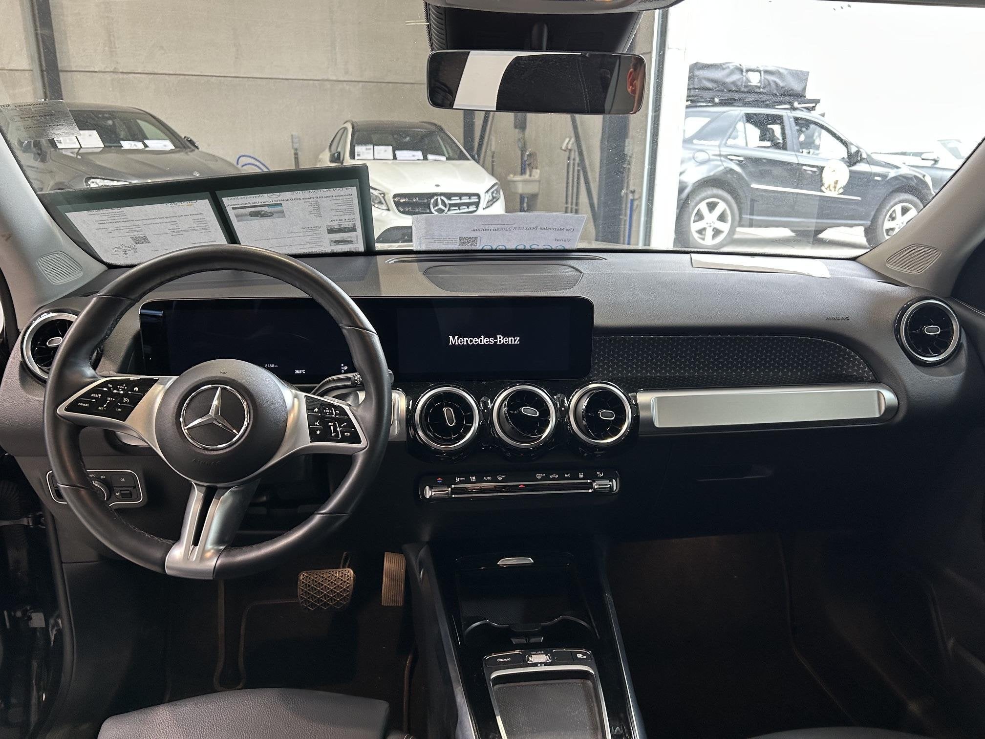 Mercedes-Benz GLB-Klasse 220 D 4MATIC Luxury Line Panoramisc, Auto's, Automaat, Dealer onderhouden, Stof, Gebruikt