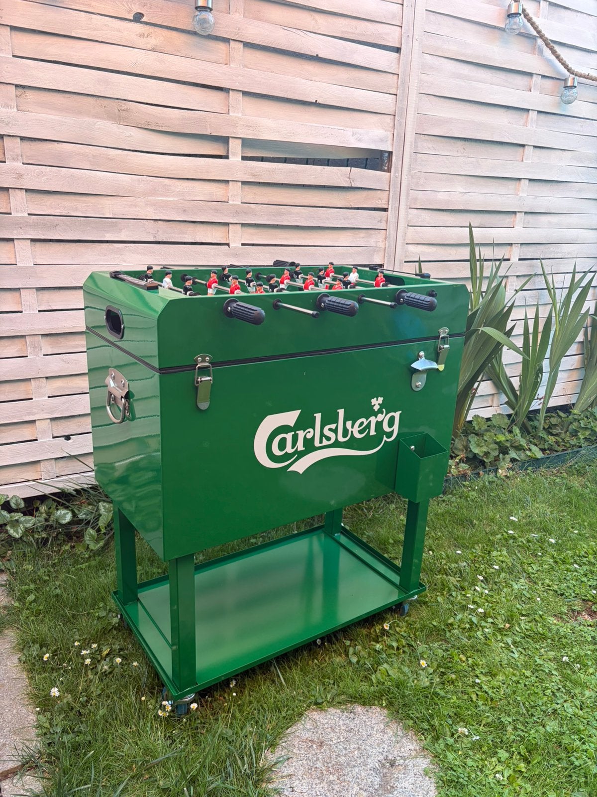 Carlsberg Cooler/Foosball Table on Wheels, Hobby & Loisirs créatifs, Jeux de société | Autre, Enlèvement, Neuf