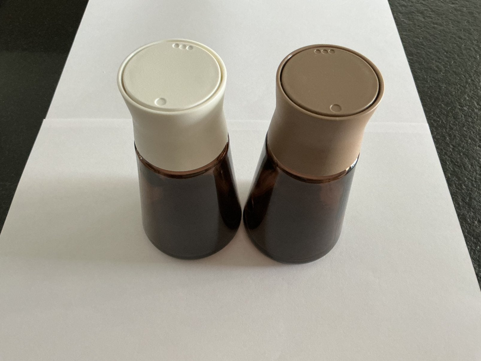 Salière et poivrière, verre, 12 cm, NOUVEAU !, Verre, Enlèvement ou Envoi, IKEA, Brun