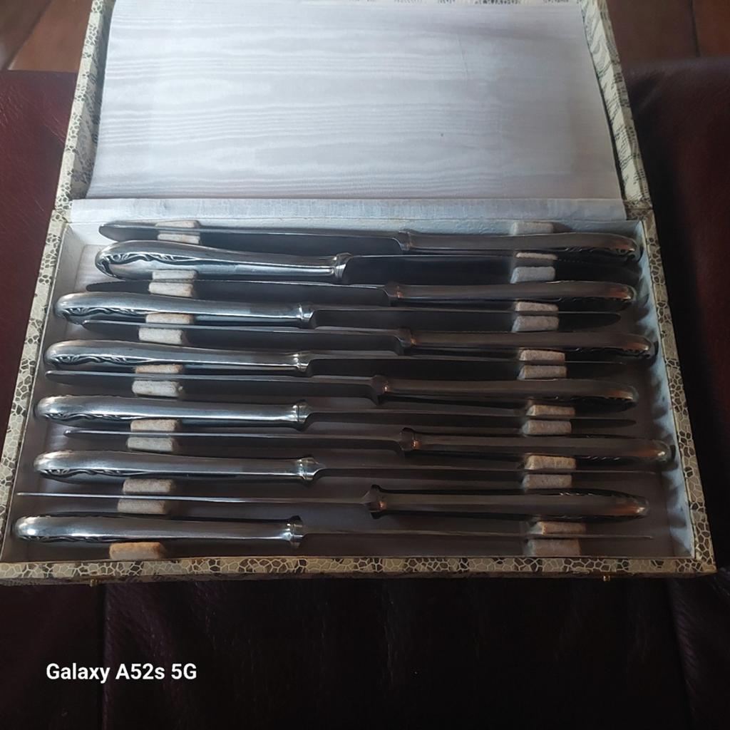 Vintage doos met 12  gemerkte messen, Ophalen