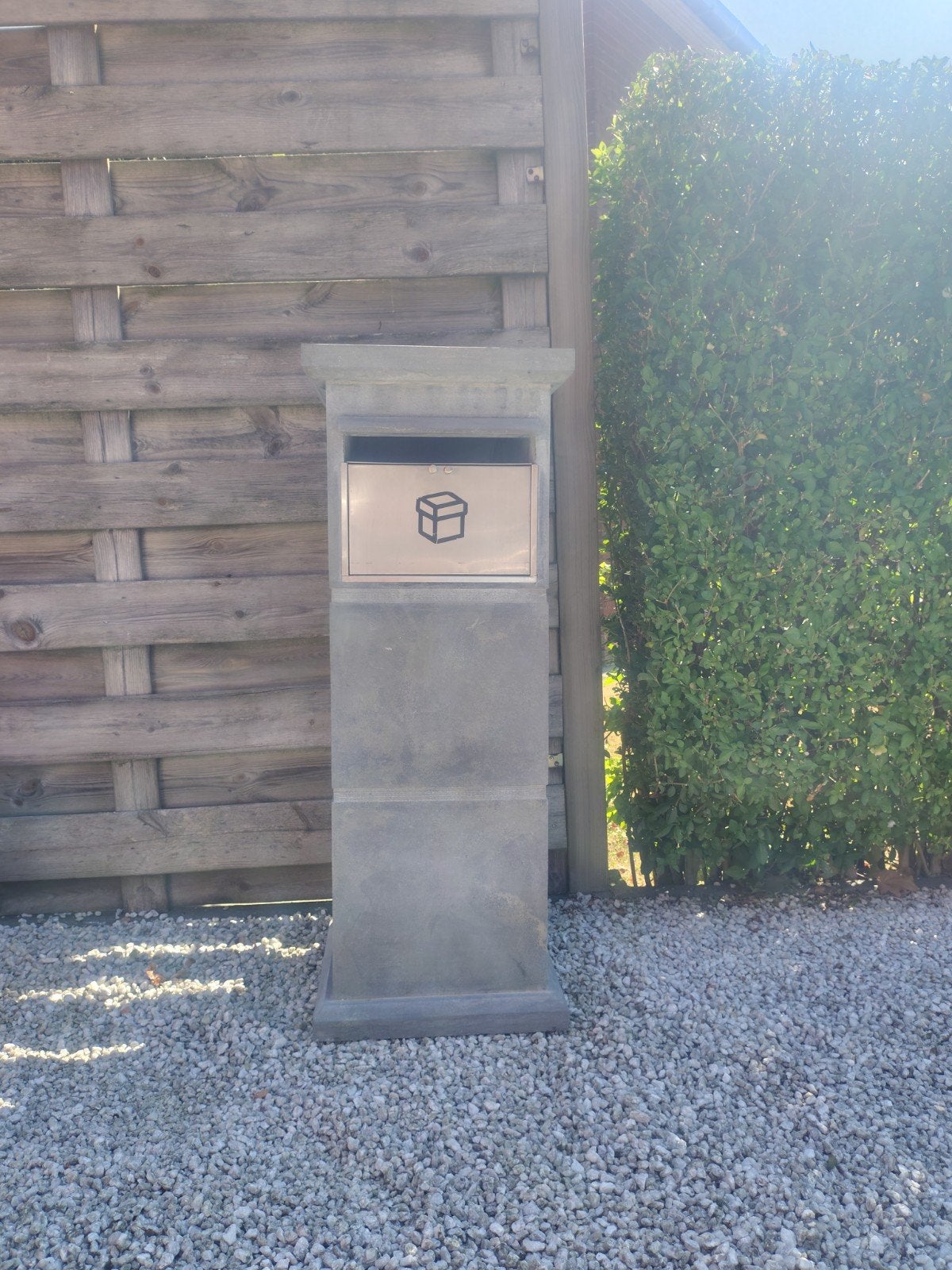 pakketbrievenbus blauwe steen  40 x 40 x 105  pakket 26,5x14, Tuin en Terras, Ophalen, Gebruikt, Hardsteen, Staande brievenbus