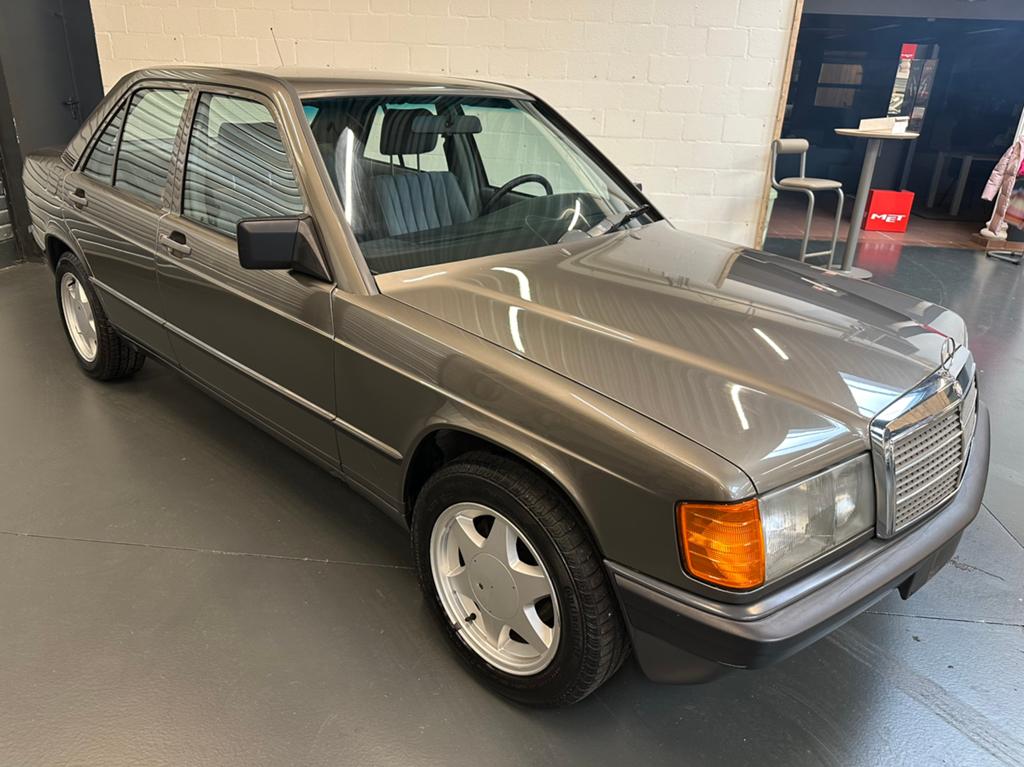 Mercedes 190 benzine 2.0 bj:95 104000km topstaat! Zie foto’s, Auto's, Achterwielaandrijving, Handgeschakeld, 2000 cc, Particulier