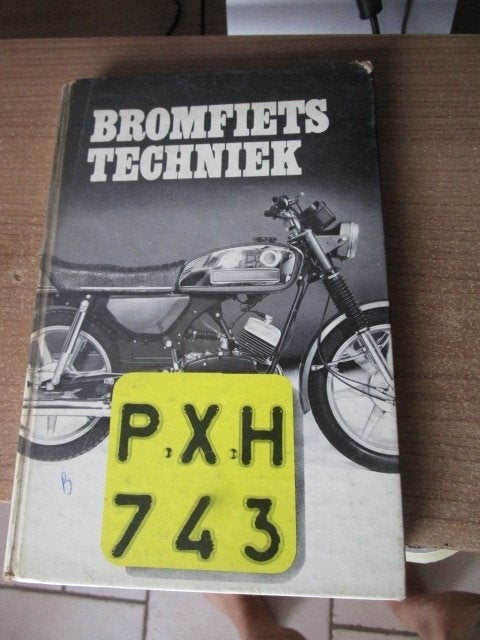 Boek "Bromfietstechniek" uitgave VAM 1981, Ophalen of Verzenden, Gebruikt