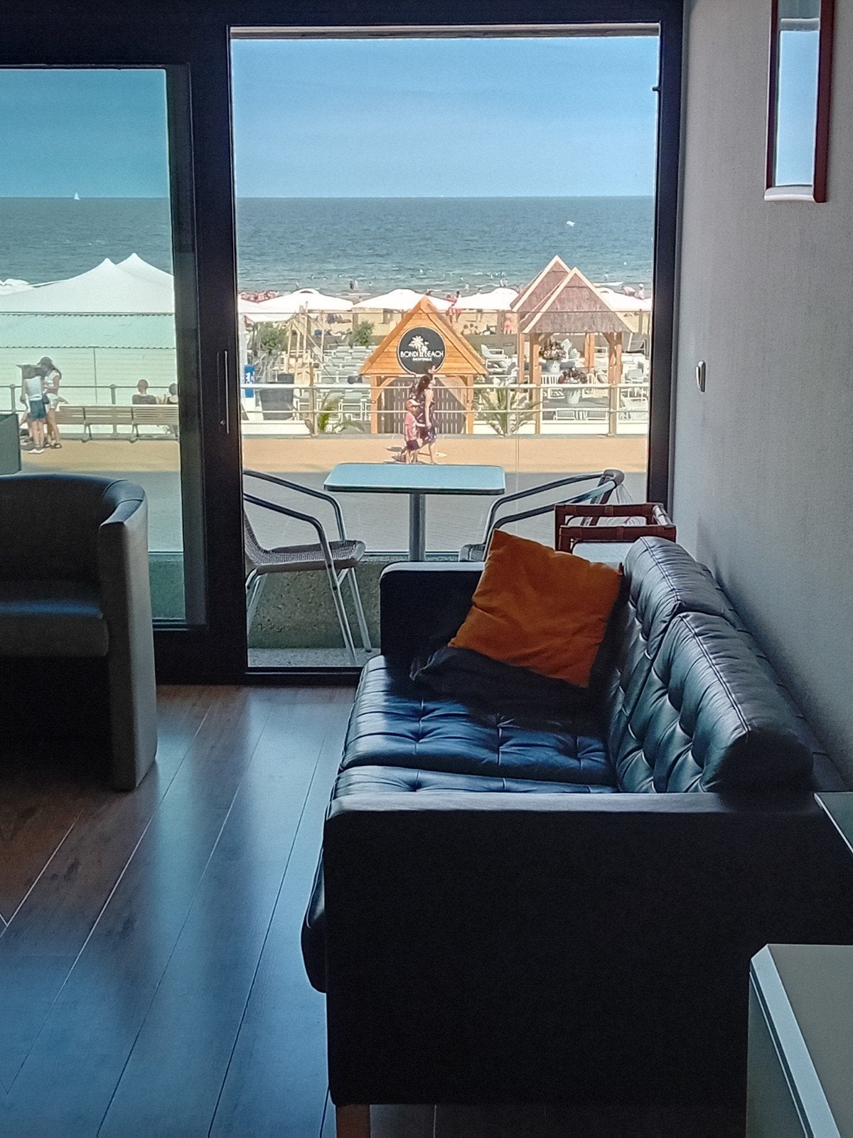 App. met frontaal zeezicht Albert 1 Promenade Oostende, Eigenaar