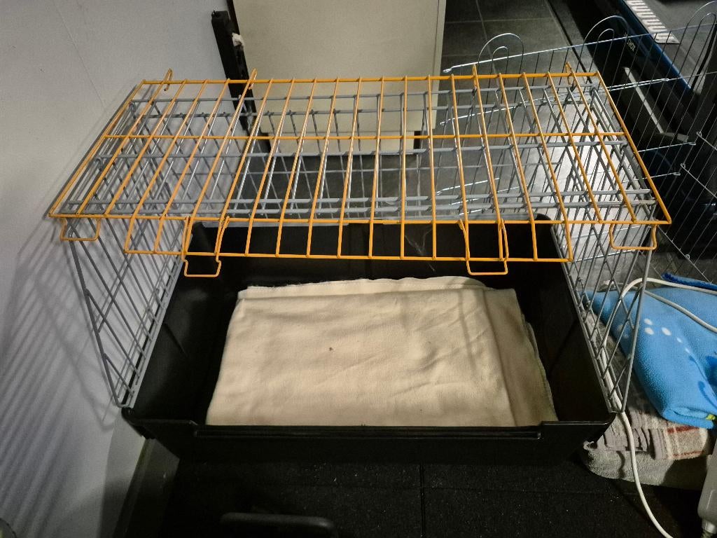 autobench middelgrote hond, Dieren en Toebehoren, Hondenbenches, Ophalen, Zo goed als nieuw