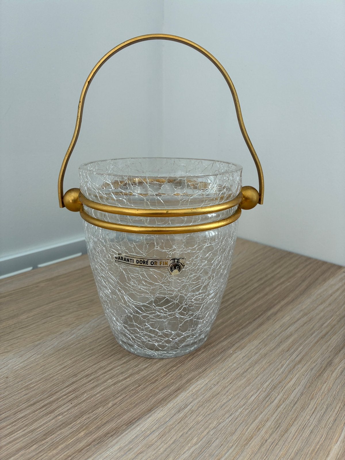 Ijsemmer gecraqueleerd glas, Ophalen