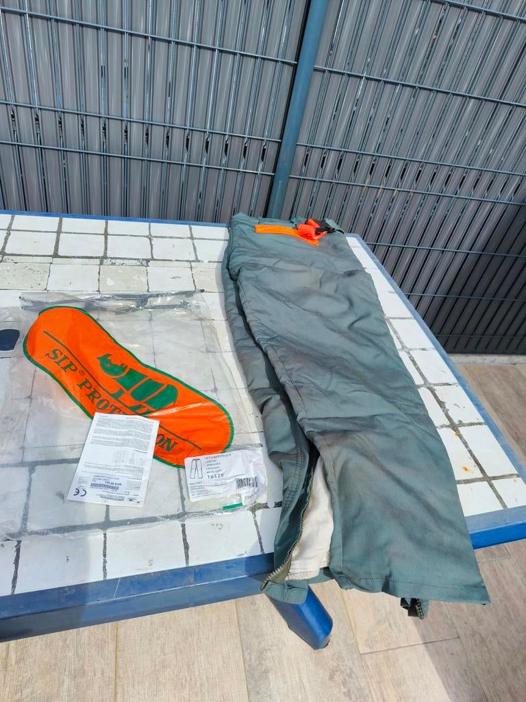 Tronçonneuse pantalon, Enlèvement ou Envoi, Utilisé
