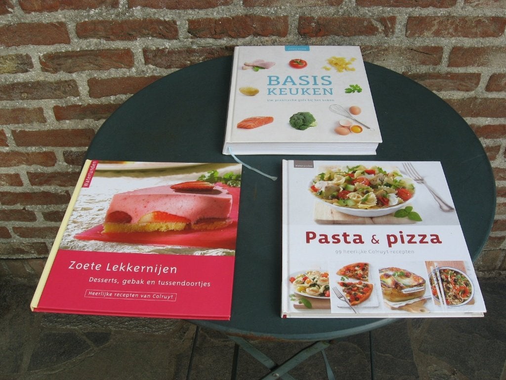 Colruyt: basiskeuken, pasta & pizza en zoete lekkernijen, Boeken, Ophalen of Verzenden, Zo goed als nieuw, Colruyt