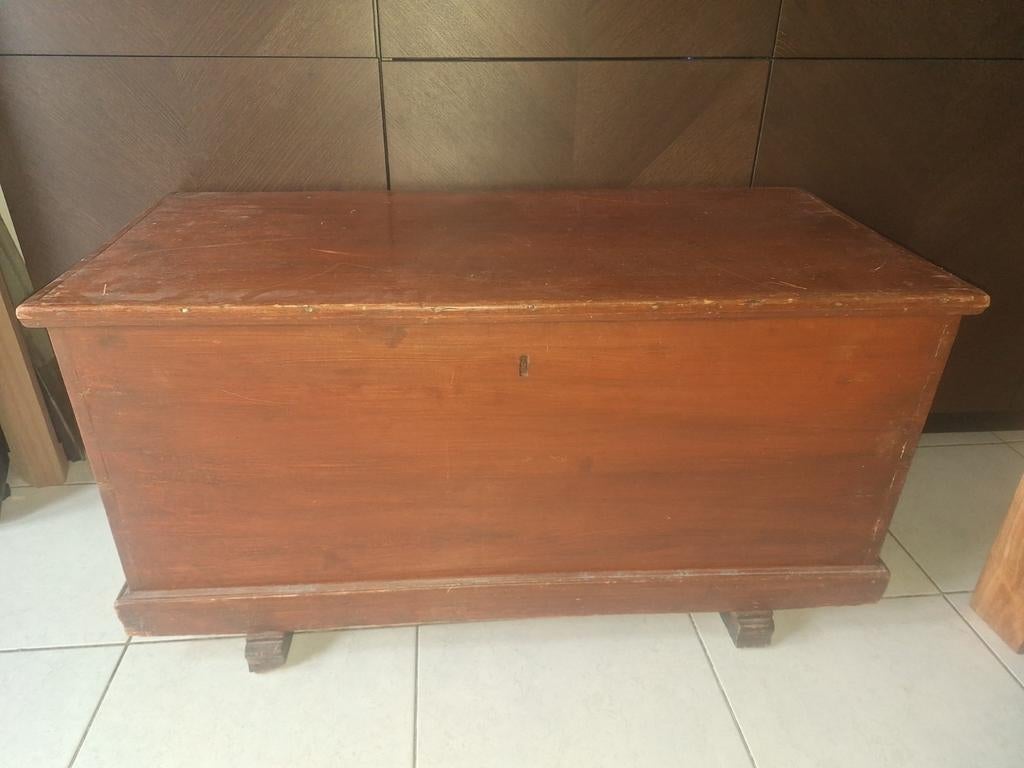 Très ancien coffre en bois, Ophalen