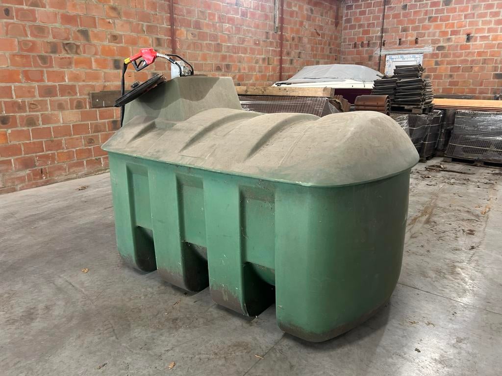 Mazout tank dubbelwandig 2500 liter groot met pomp, Ophalen