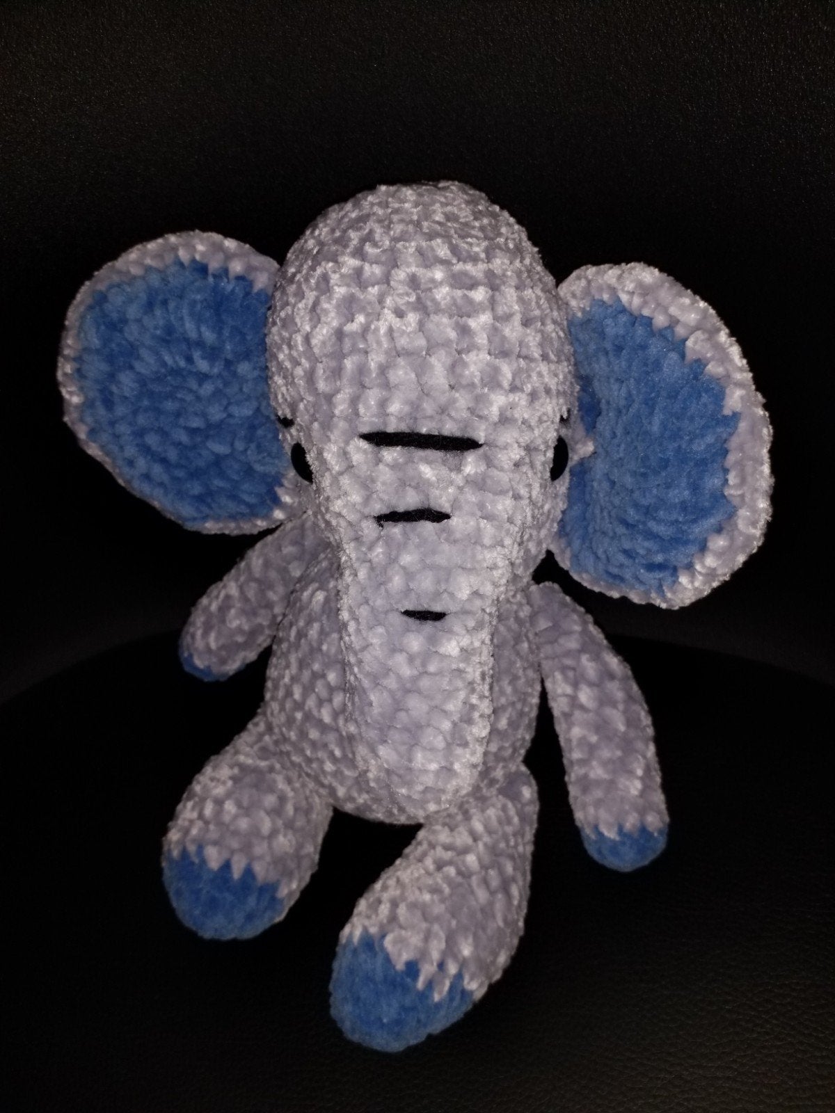 Elephant fait main au crochet avec laine chenille ,, Kinderen en Baby's, Speelgoed | Overig, Ophalen