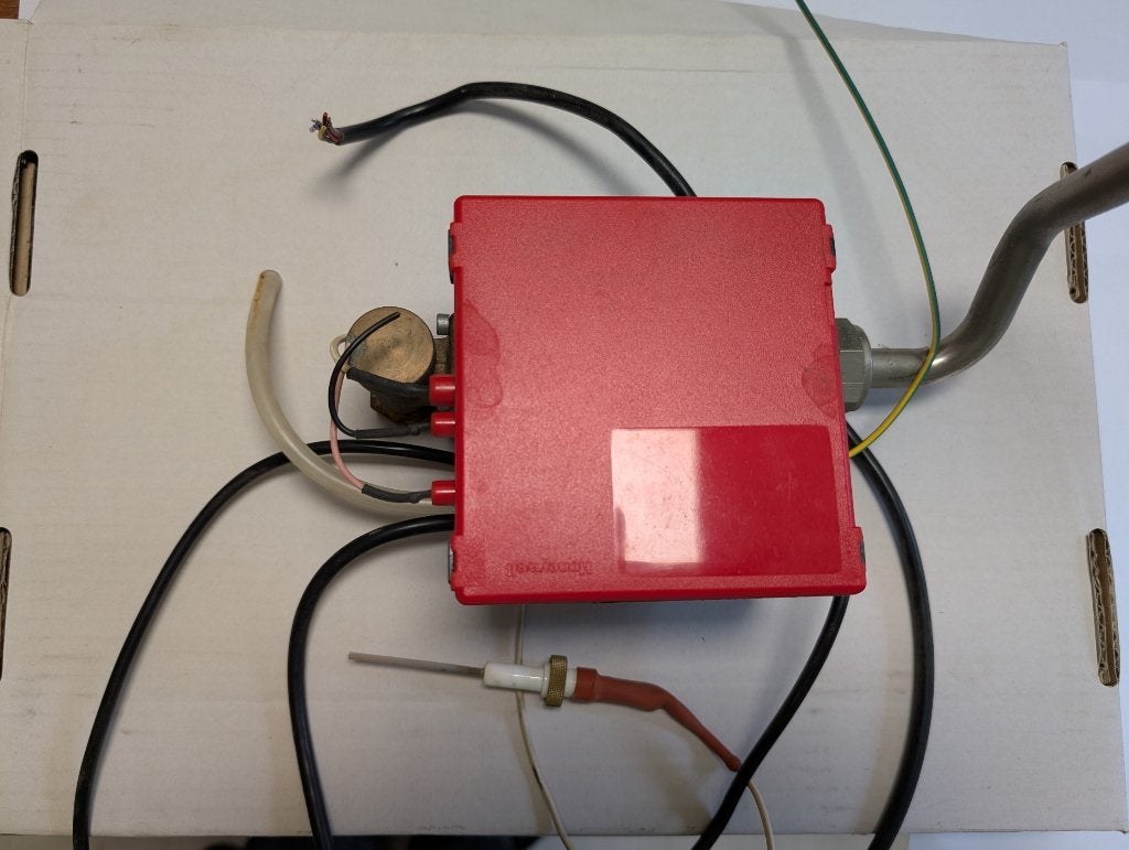 Vanne à gaz Honeywell pour brûleur à gaz, Bricolage & Construction, Chauffage & Radiateurs, Enlèvement ou Envoi, Utilisé, Haut rendement (HR)