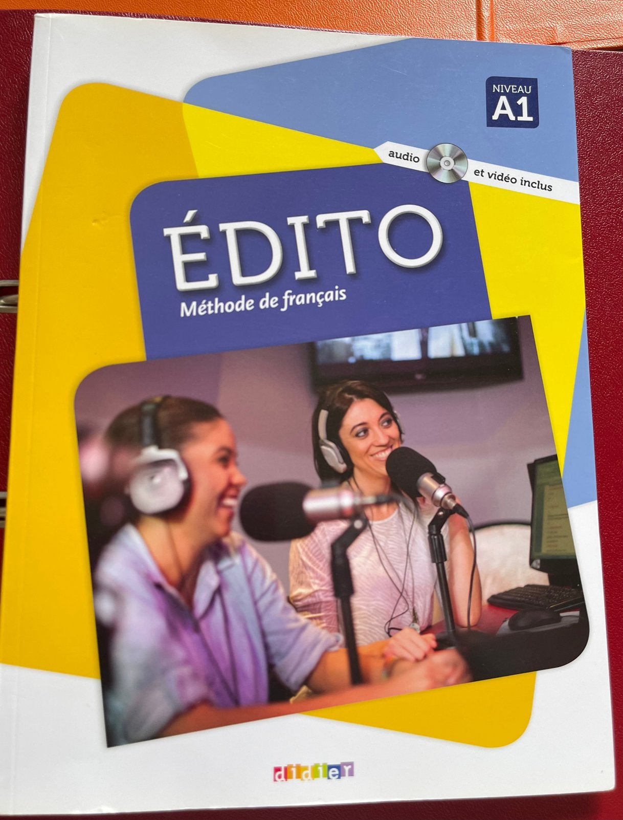 EDITORIAL A1 —Franse methode + audio- en video-cd inbegrepen, Ophalen, Zo goed als nieuw