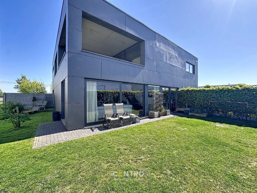 TE KOOP - Bedrijfsgebouw met woonst & praktijkruimte, Habitation avec espace professionnel, Wingene, 1000 à 1500 m², 5 pièces