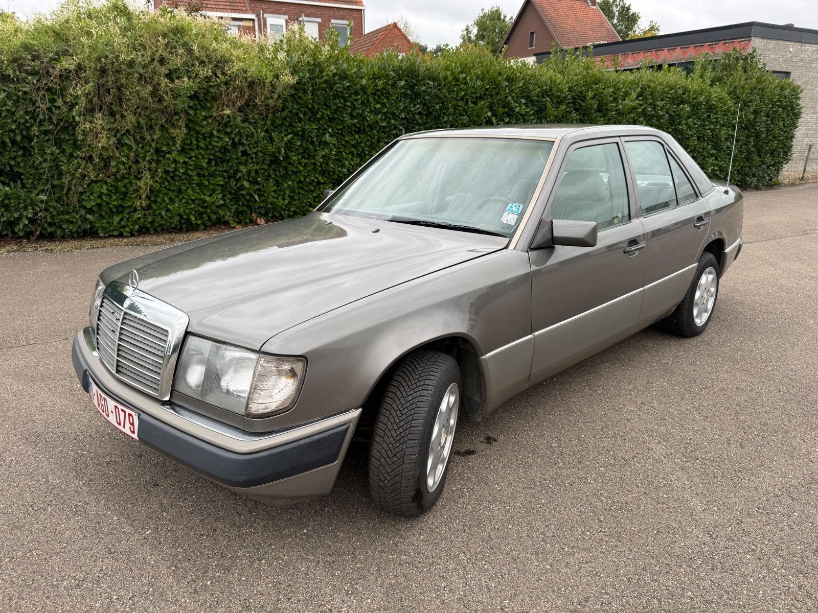 Mercedes-Benz 200D W124 (1990) — Boîte automatique — Oldtime, Autos, Achat, Carnet d'entretien, Mercedes-Benz, Diesel