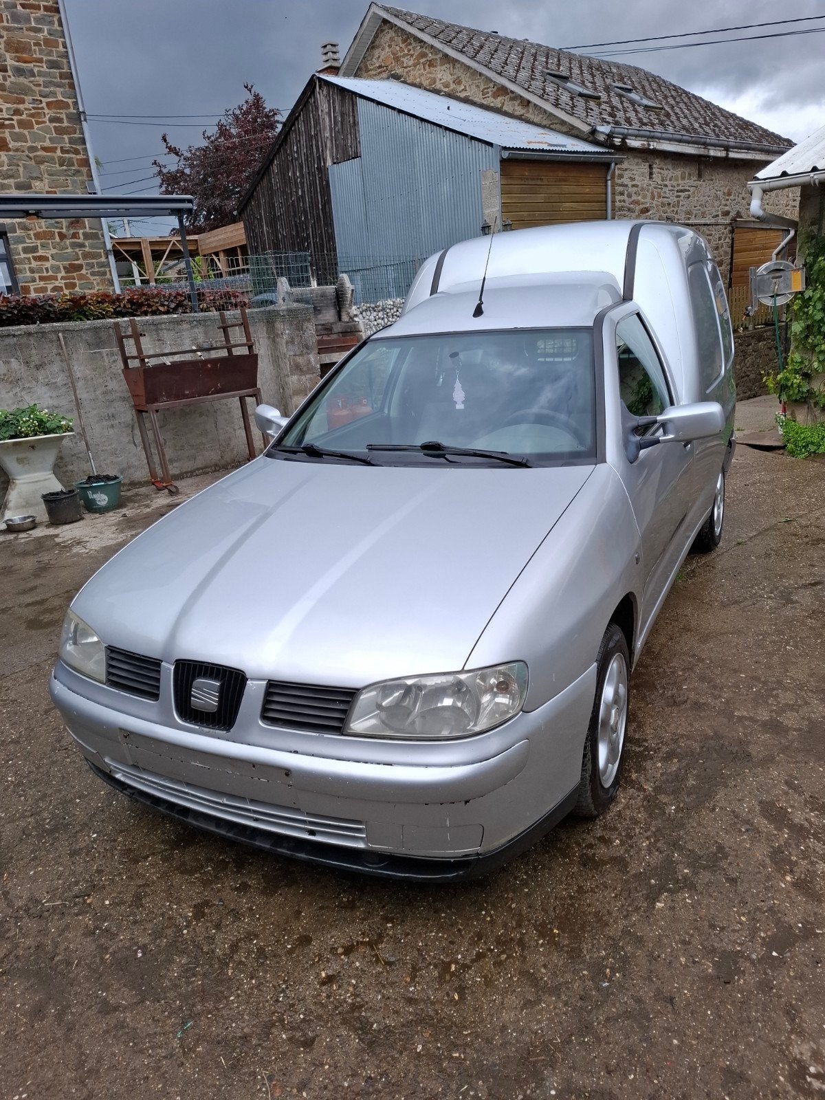 Vw caddy a vendre ou echange, Autos, Camionnettes & Utilitaires, Argent ou Gris, Achat, 4 portes, Diesel