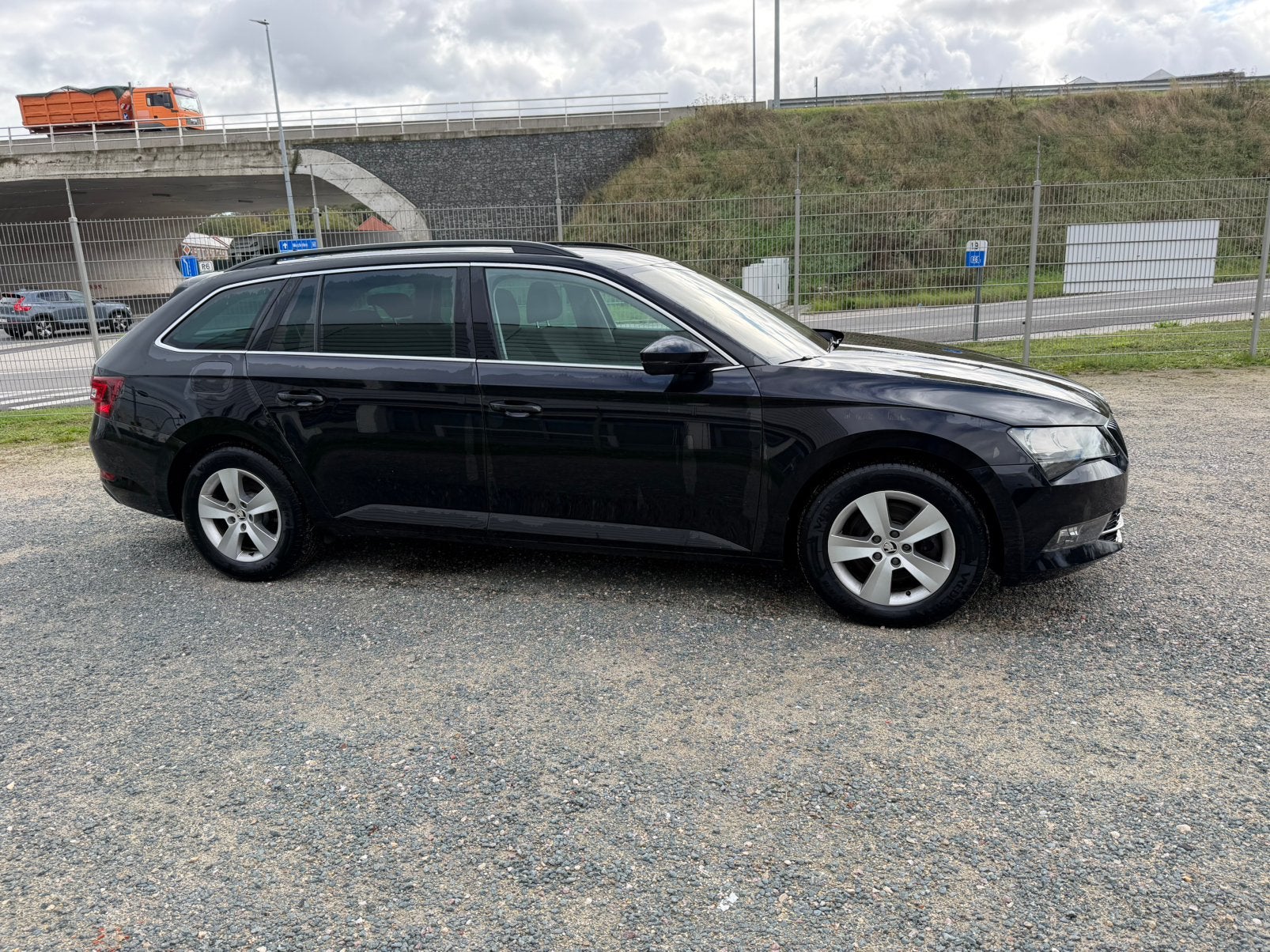 Skoda superb 2.0 diesel  euro6 gsm 0475896541, Auto's, Voorwielaandrijving, Zwart, 5 deurs, Particulier