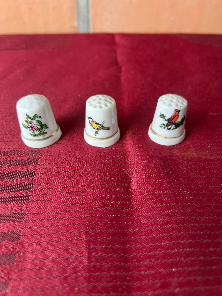 3 vingerhoedjes, Ophalen of Verzenden, Zo goed als nieuw