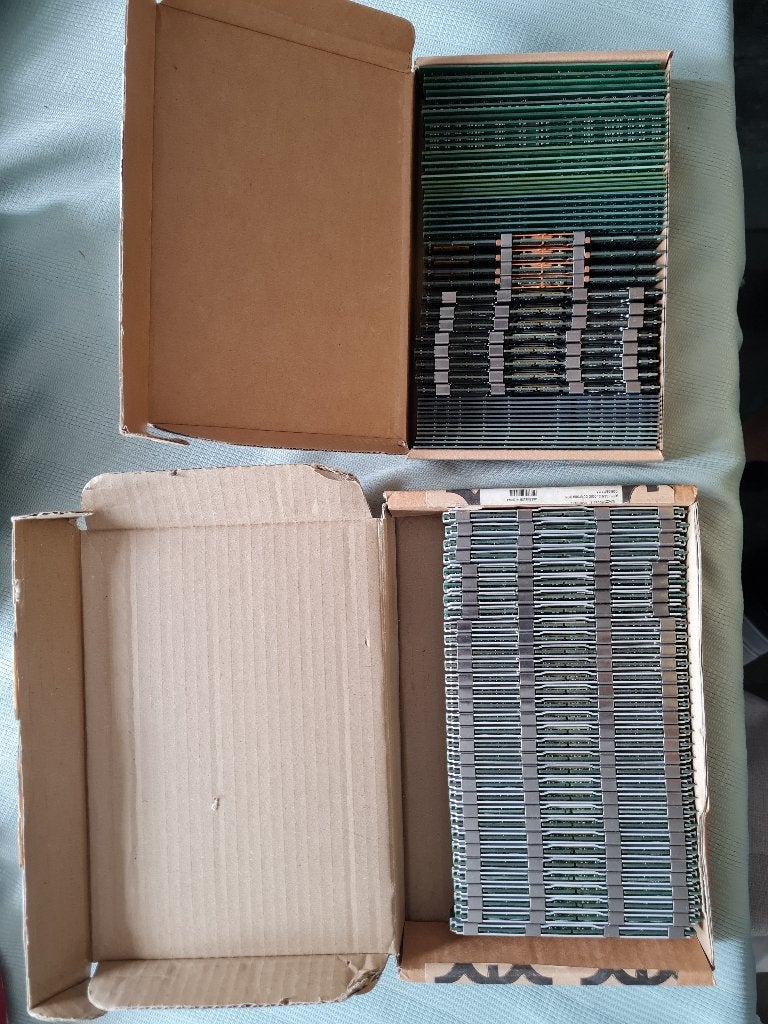 RAM, 2 dozen, Computers en Software, RAM geheugen, Ophalen, Overige soorten, Zo goed als nieuw, 4 GB