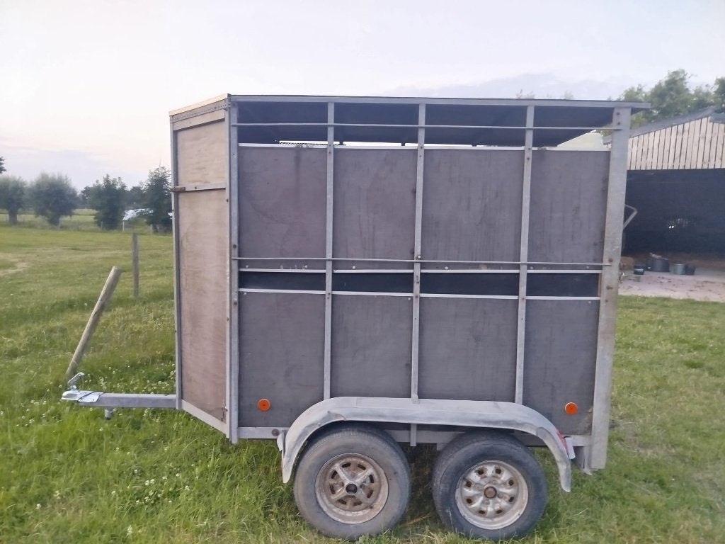 Aanhangwagen voor dieren, Enlèvement, Utilisé