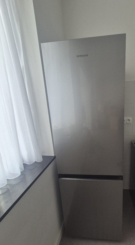 Frigo samsung, 200 liter of meer, Ophalen, Zo goed als nieuw, Met vriesvak
