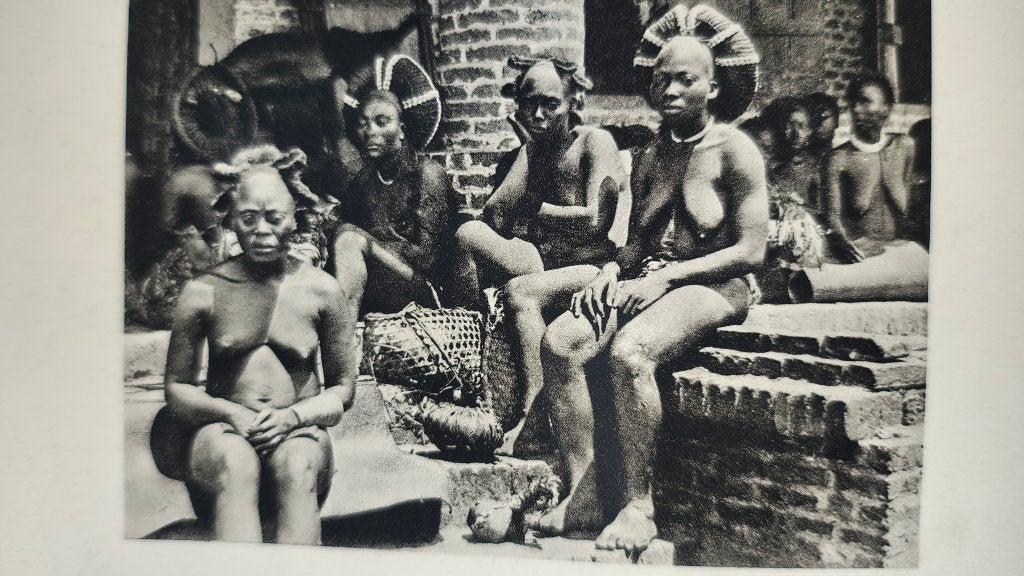Merveilles Congo Belge images femme Mangbetu etc. Belgique, Livres, Envoi, 20e siècle ou après, Utilisé