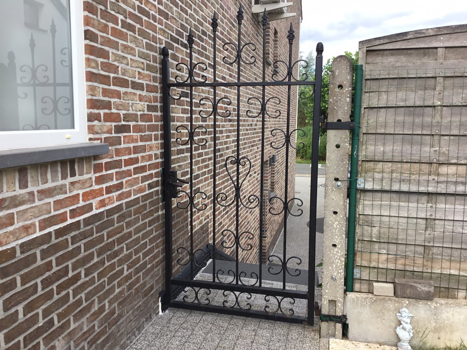 Smeedwerk poort, Ophalen, Zo goed als nieuw