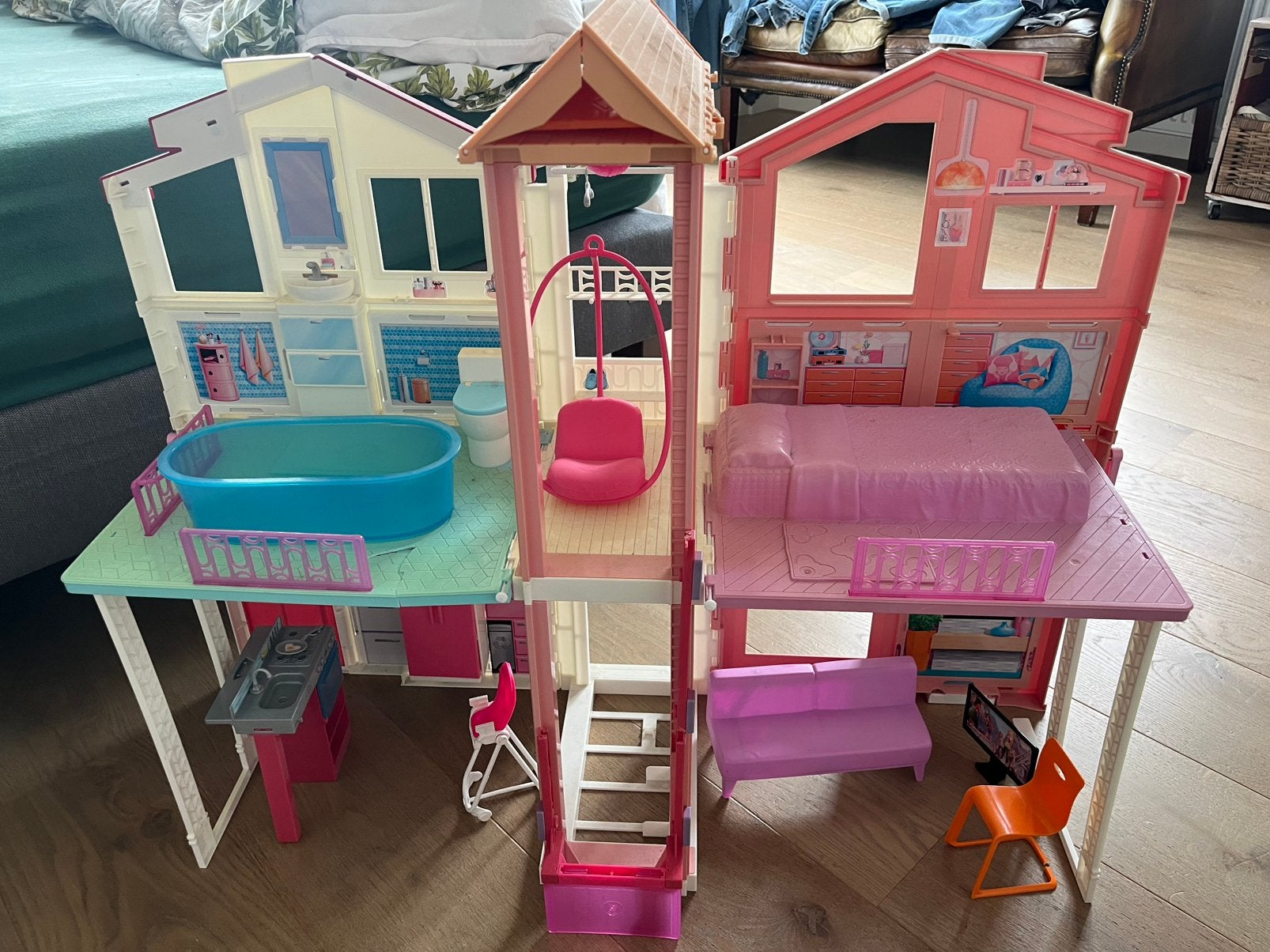 Inklapbaar barbiehuis met enkele toebehoren, Ophalen, Gebruikt, Poppenhuis