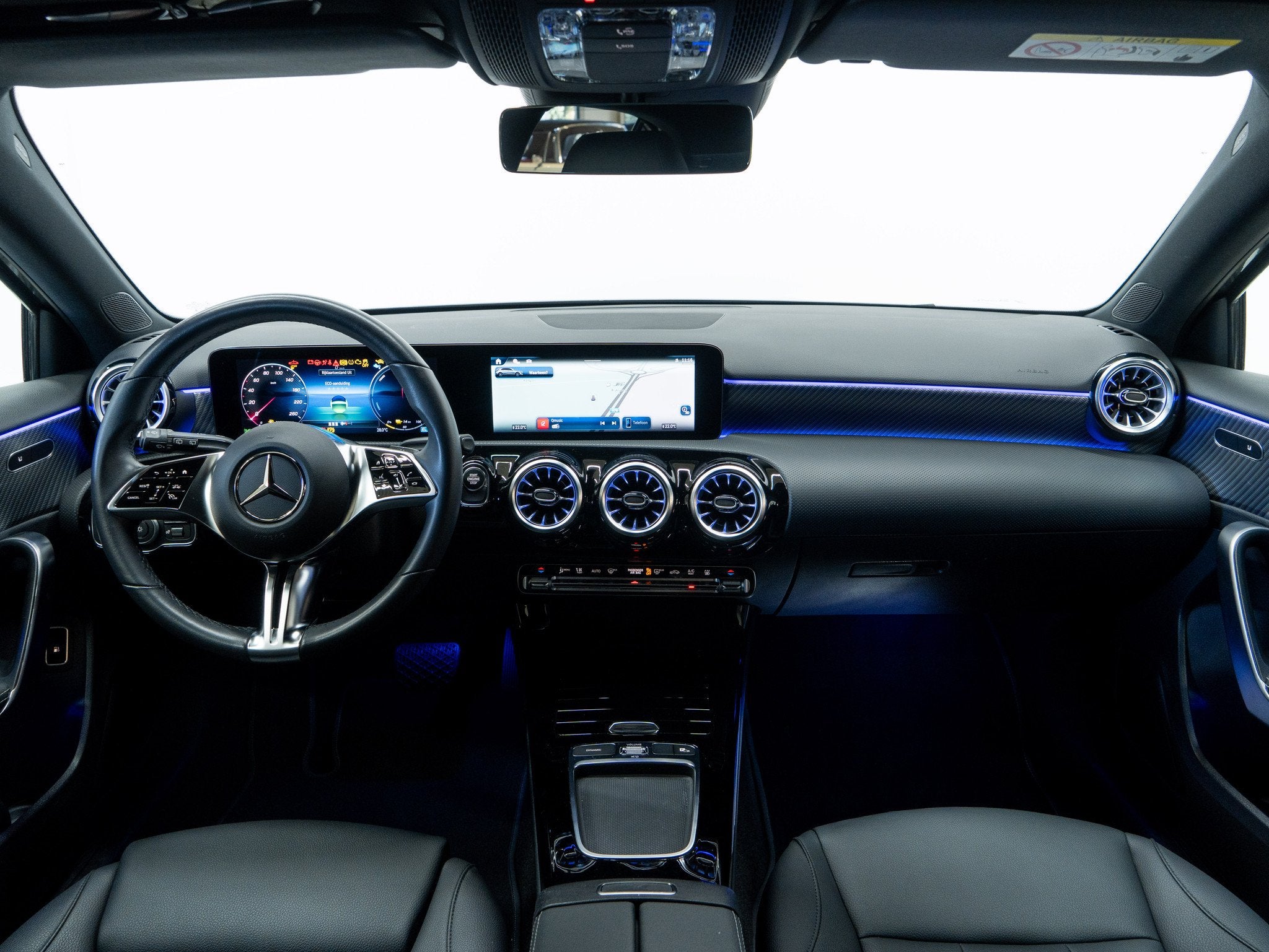 Mercedes-Benz A-Klasse 250 e Luxury-line 18" LED Sfeerlicht, Autos, Cuir, Achat, Entreprise, Carnet d'entretien