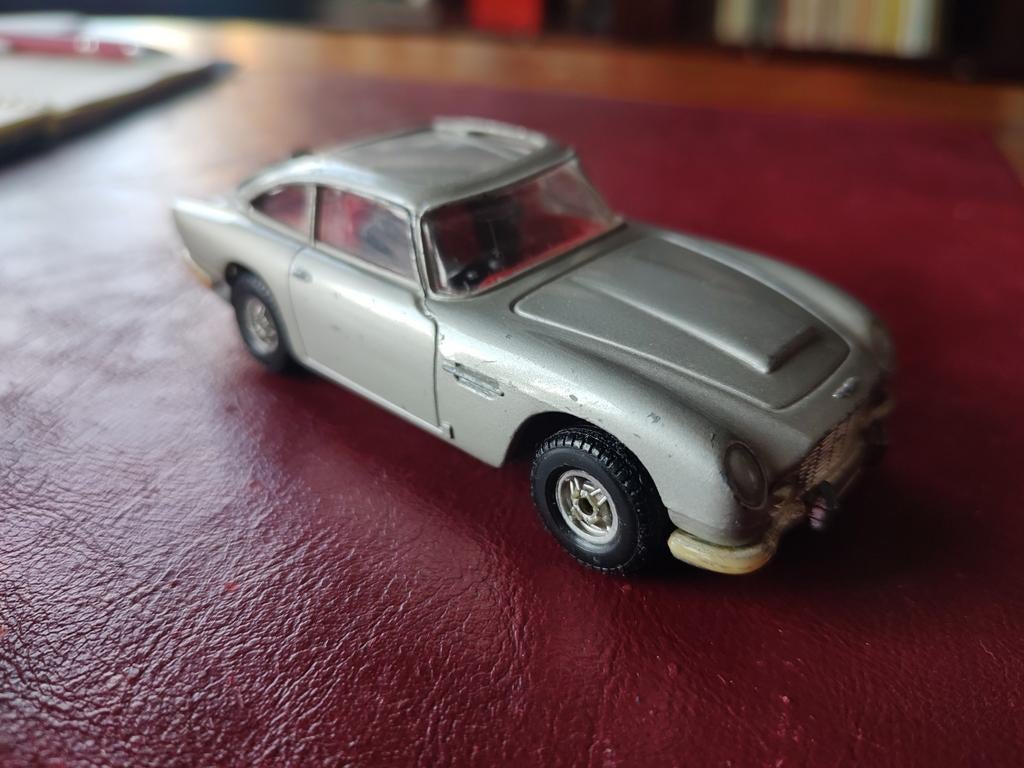 Corgi toys Aston Martin DB5 007 James Bond, Hobby & Loisirs créatifs, Enlèvement, Utilisé, Voiture, Corgi