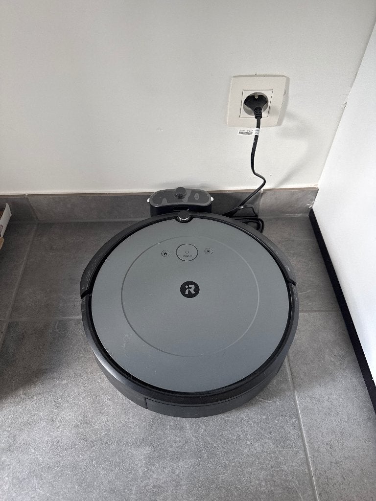 Roomba aspirateur robot, Electroménager, Contrôlable via application, IRobot, Réservoir, Comme neuf