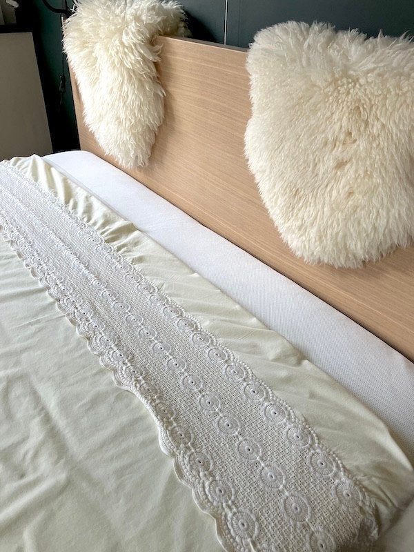 Drap de lit brodé jaune pâle – Très bon état, Autres marques, Comme neuf, Coton, Autres types