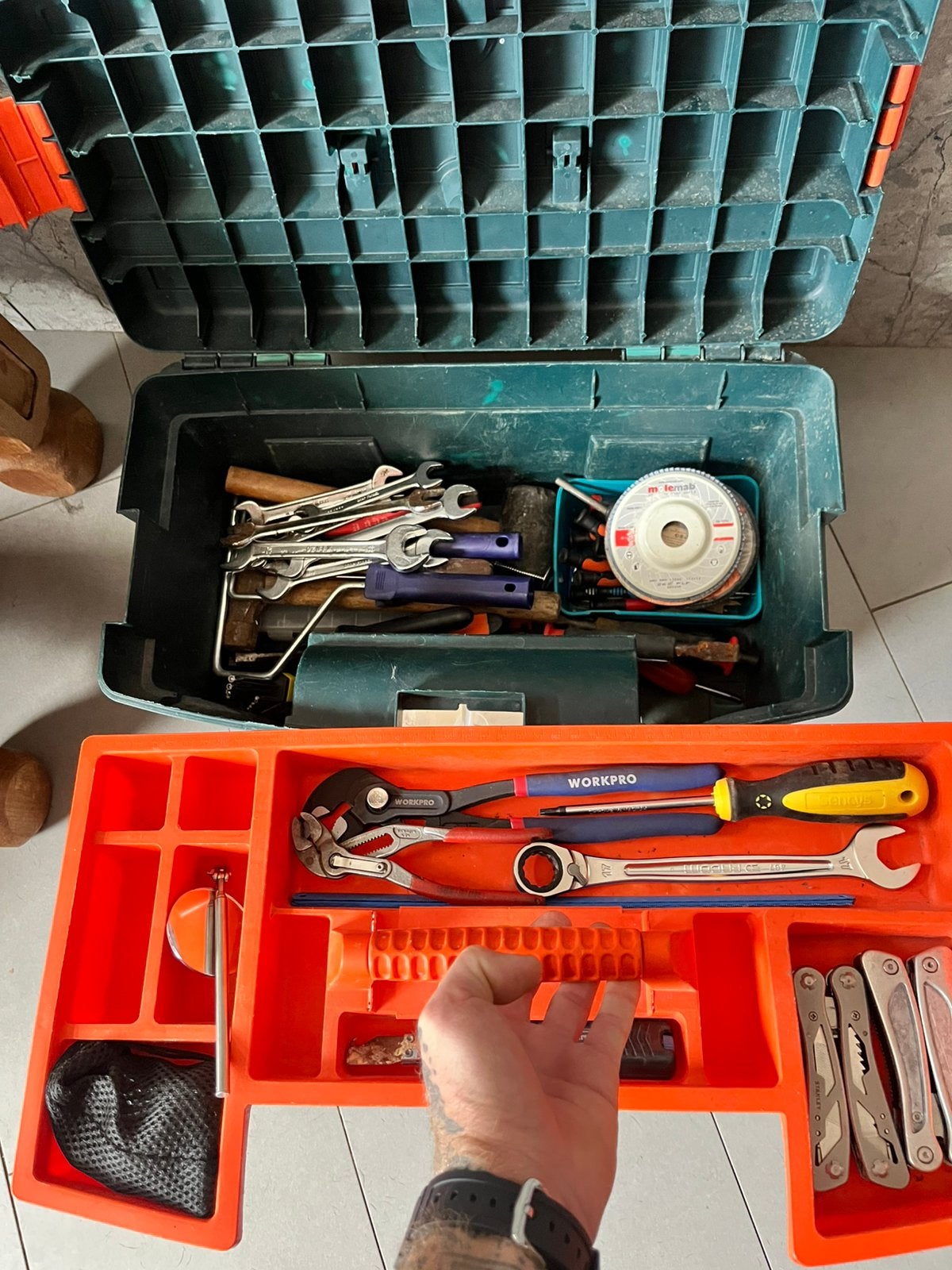 Bac a outils + outillages, Bricolage & Construction, Enlèvement, Comme neuf, Pince, Knipex