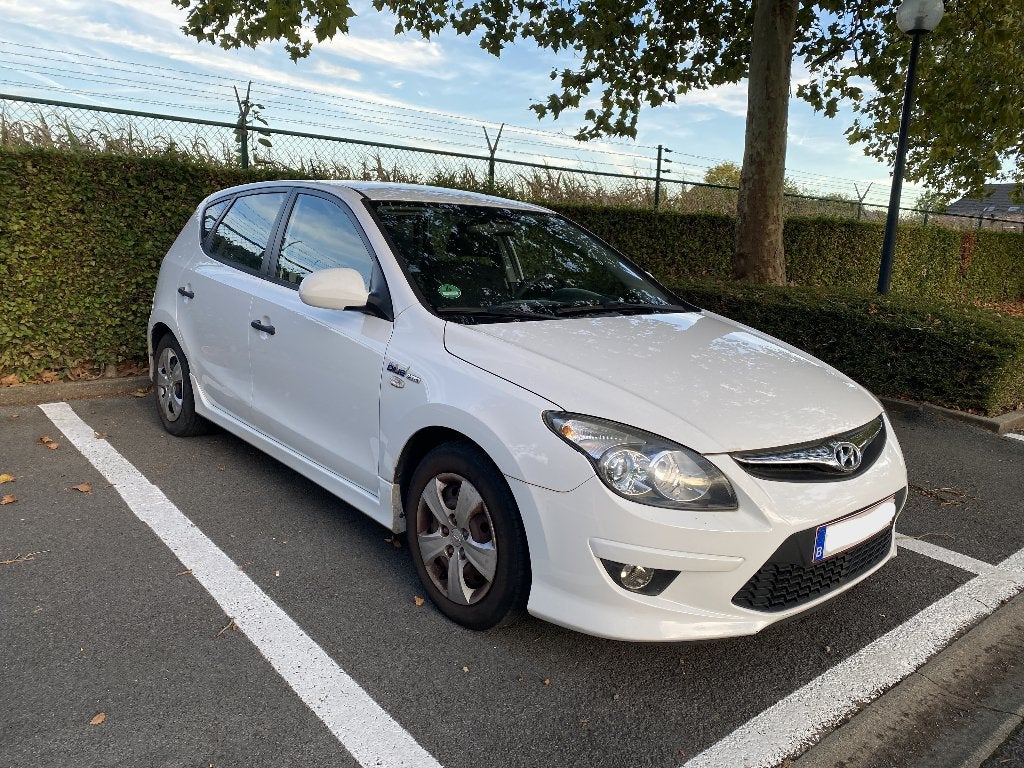 Hyundai i30 2011 (130.000 km), Auto's, Voorwielaandrijving, Euro 5, Stof, Wit