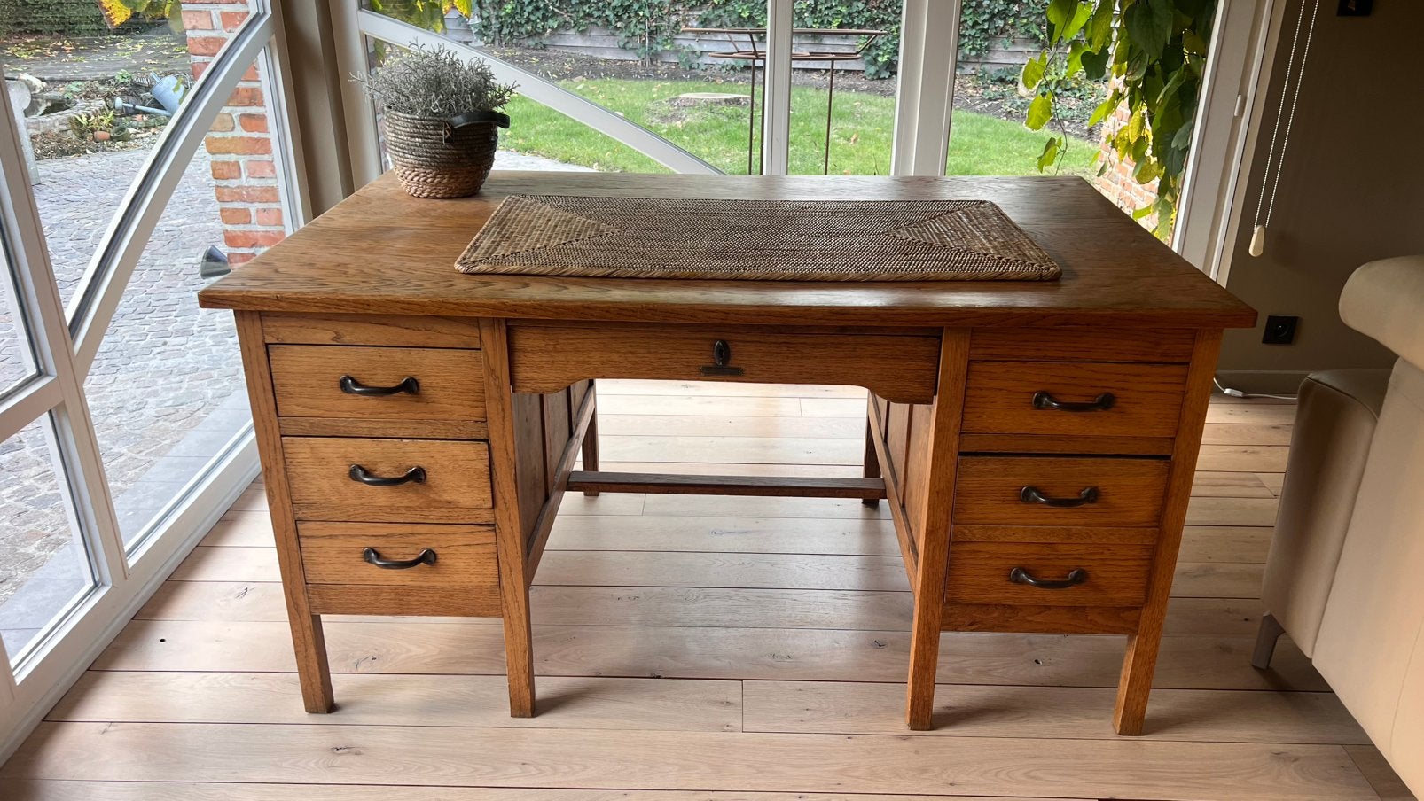 Prachtig vintage houten bureau  6 lades tijdloos/stijlvol, Huis en Inrichting, Ophalen, Gebruikt, 150 cm, Vintage