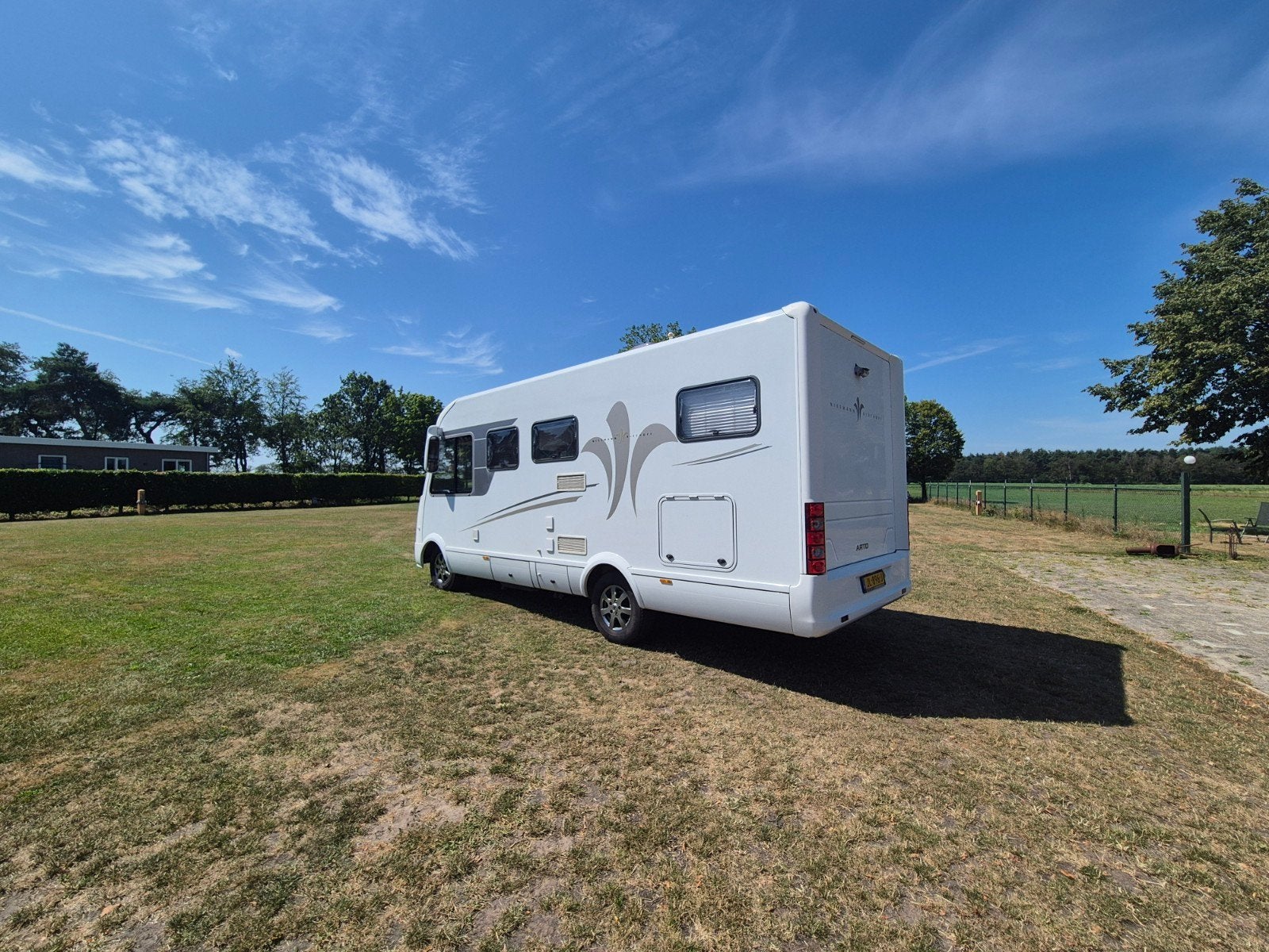 Niesmann Bischoff met vast +hefbed in Holland, Caravans en Kamperen, Integraal, Vloeistofverwarming, 6 tot 7 meter, Particulier