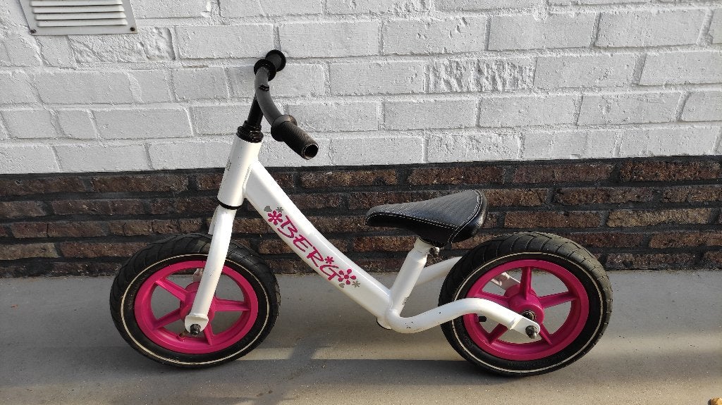 Loopfiets, wit met roze, 12 inch, Berg, Ophalen, Gebruikt, Loopfiets