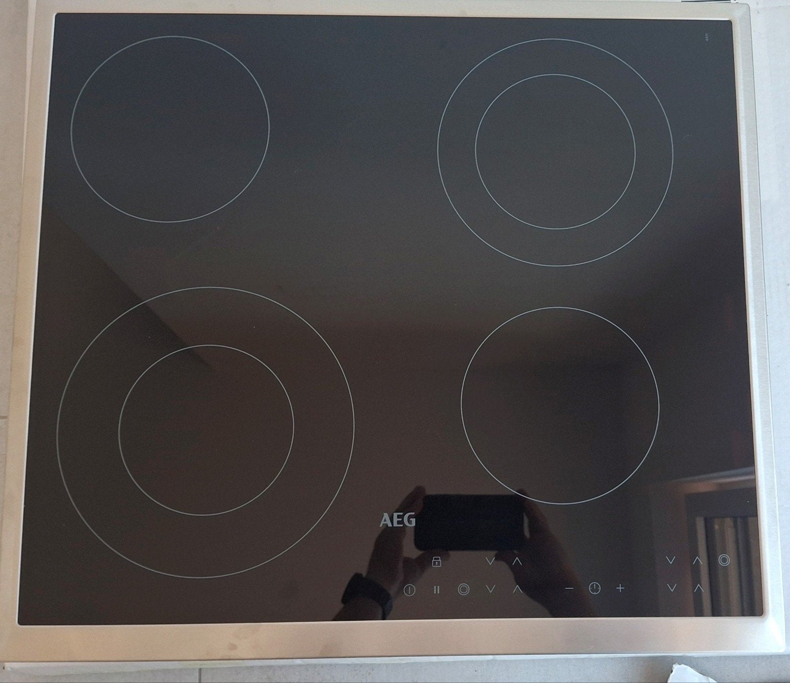 Taque Vitrocéramique AEG HK634021XB NEUF!!, Neuf, 4 zones de cuisson, Enlèvement, Encastré