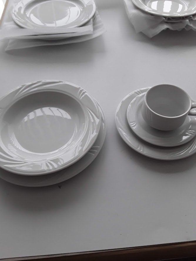 Eetservies Arcadia Hotel porselein 60 delig Wit nieuw, Huis en Inrichting, Ophalen, Overige merken, Klassiek, Nieuw