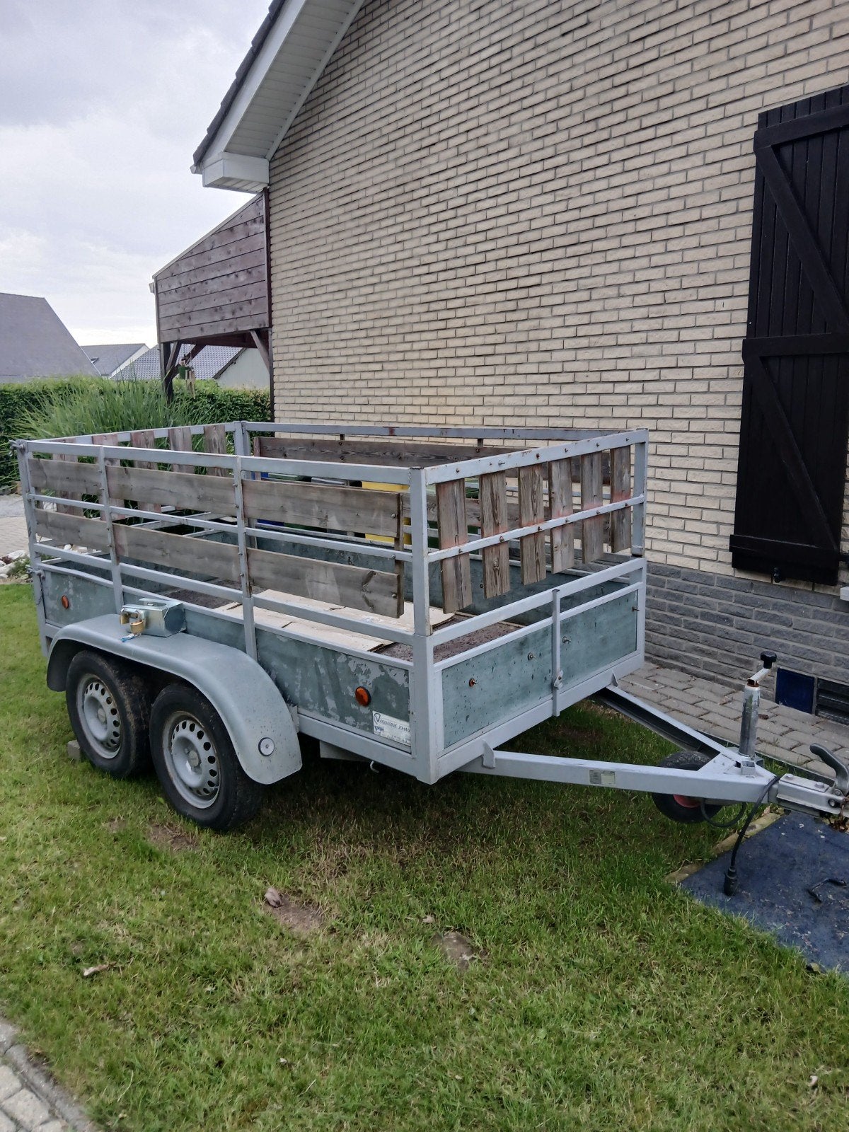 Aanhangwagen ongeremd 750 kg, Enlèvement