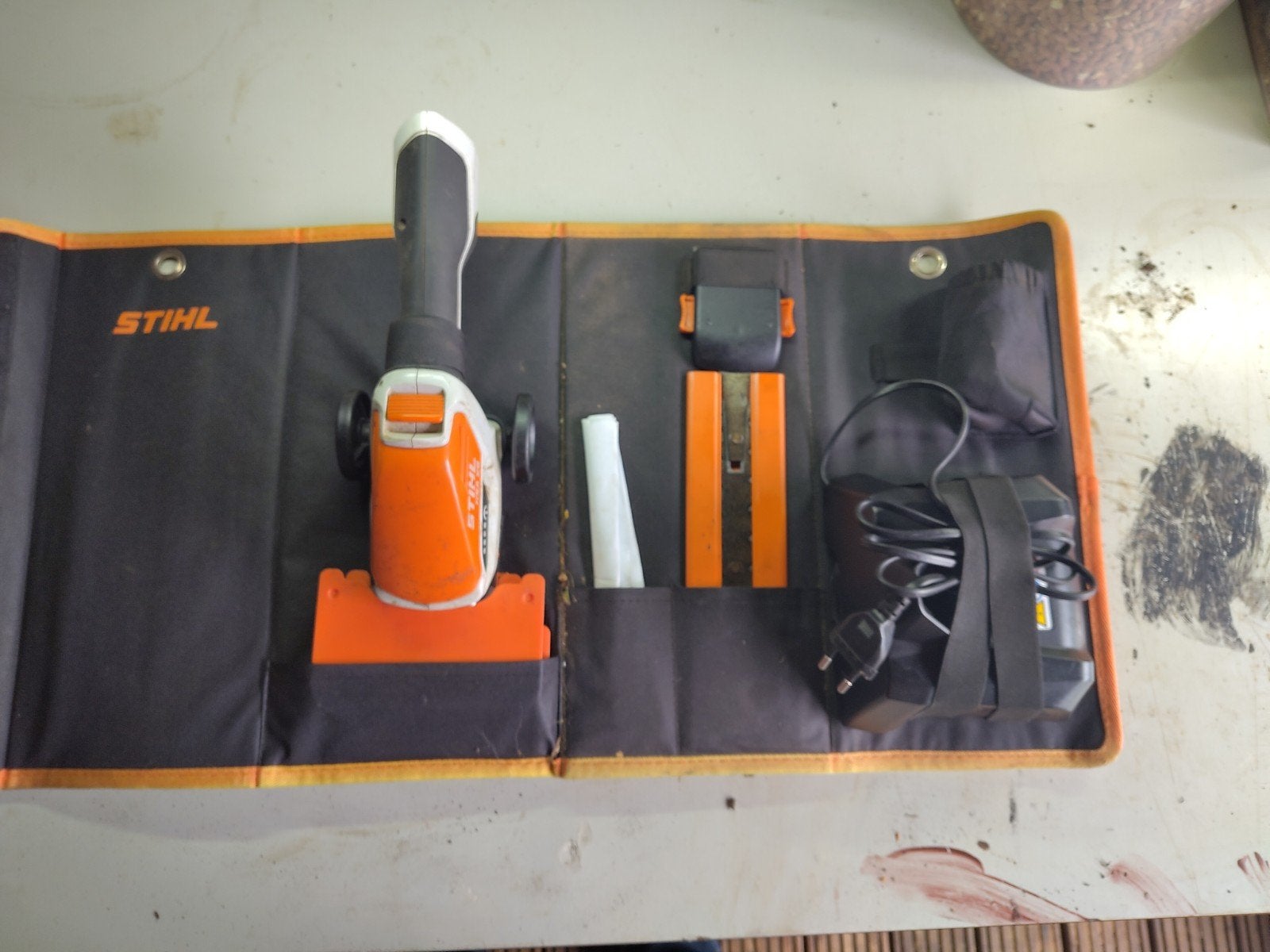 Stihl accu snoeiset., Enlèvement, Batterie