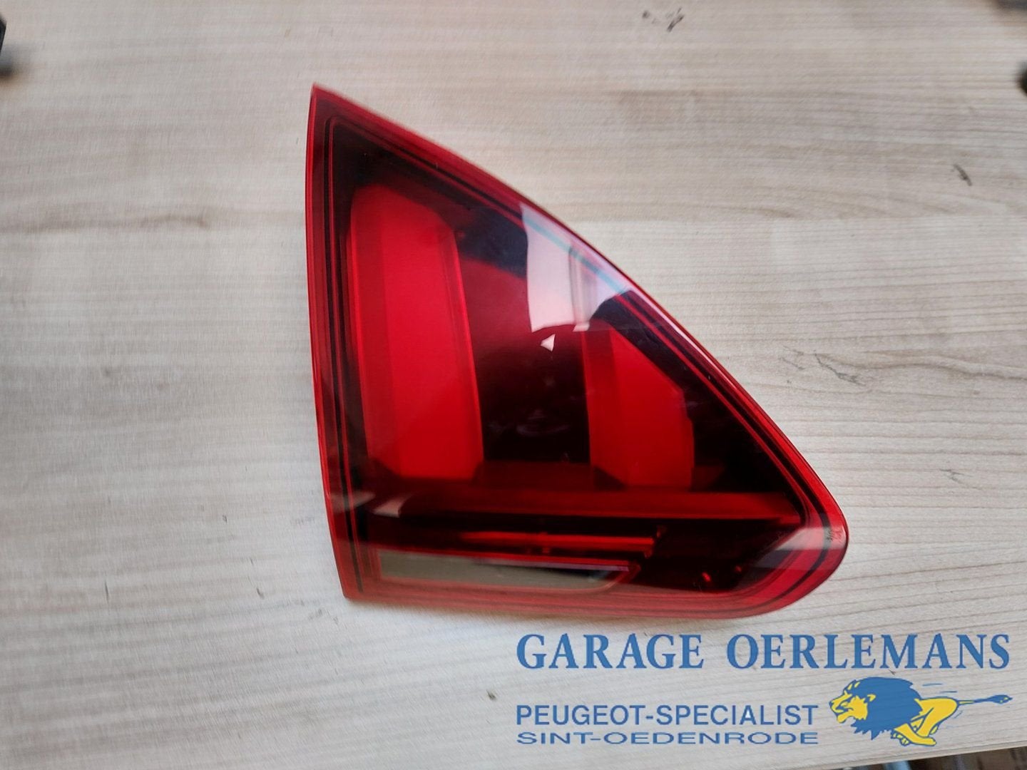 achterlicht links in achterklep peugeot 2008 9814758480, Auto-onderdelen, Verlichting, Gebruikt, -, -, ARN erkend