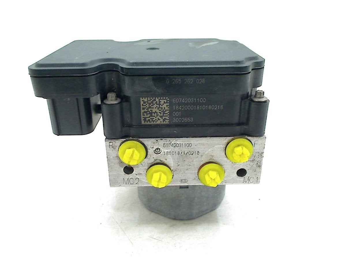 BLOC ABS (FREINS ANTI-BLOCAGE) KTM (60742031100), Dhr. S. di Majo, Utilisé, Info@cama-motorparts.nl, P.J. Troelstraweg 8 8
3144 CX  MAASSLUIS, NL
