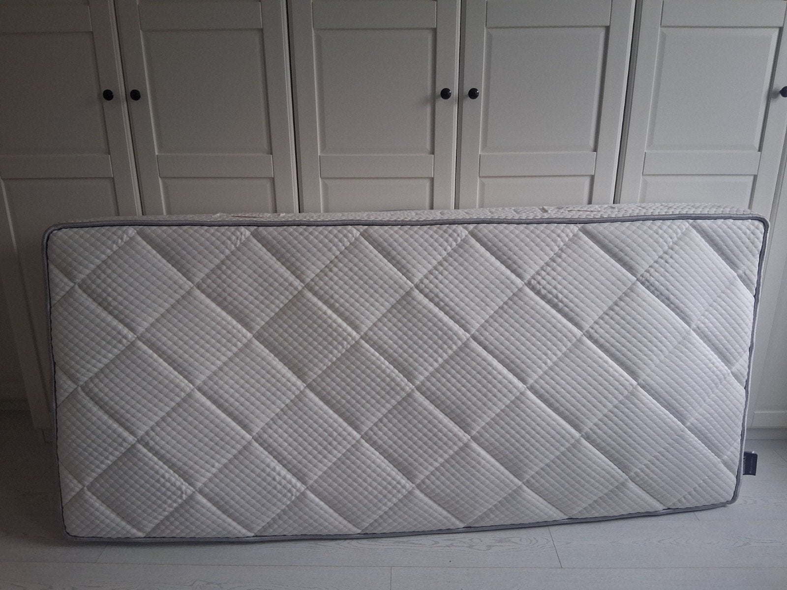 Matras (hard) in goede staat, Huis en Inrichting, Ophalen, 90 cm, Eenpersoons, Zo goed als nieuw