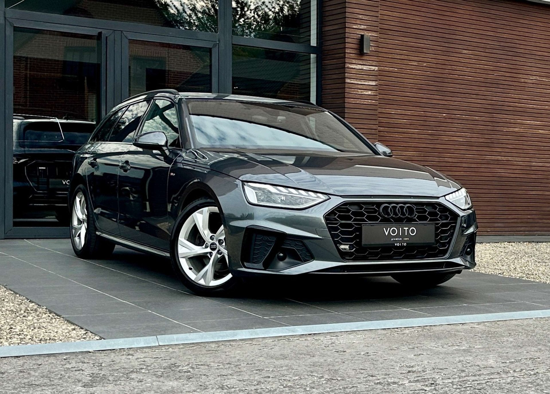 Audi A4 Avant 35TFSI S tronic 3X S-LINE/LED/VIRTUAL/CARPLAY/, Auto's, Automaat, Dealer onderhouden, Gebruikt, 1984 cc