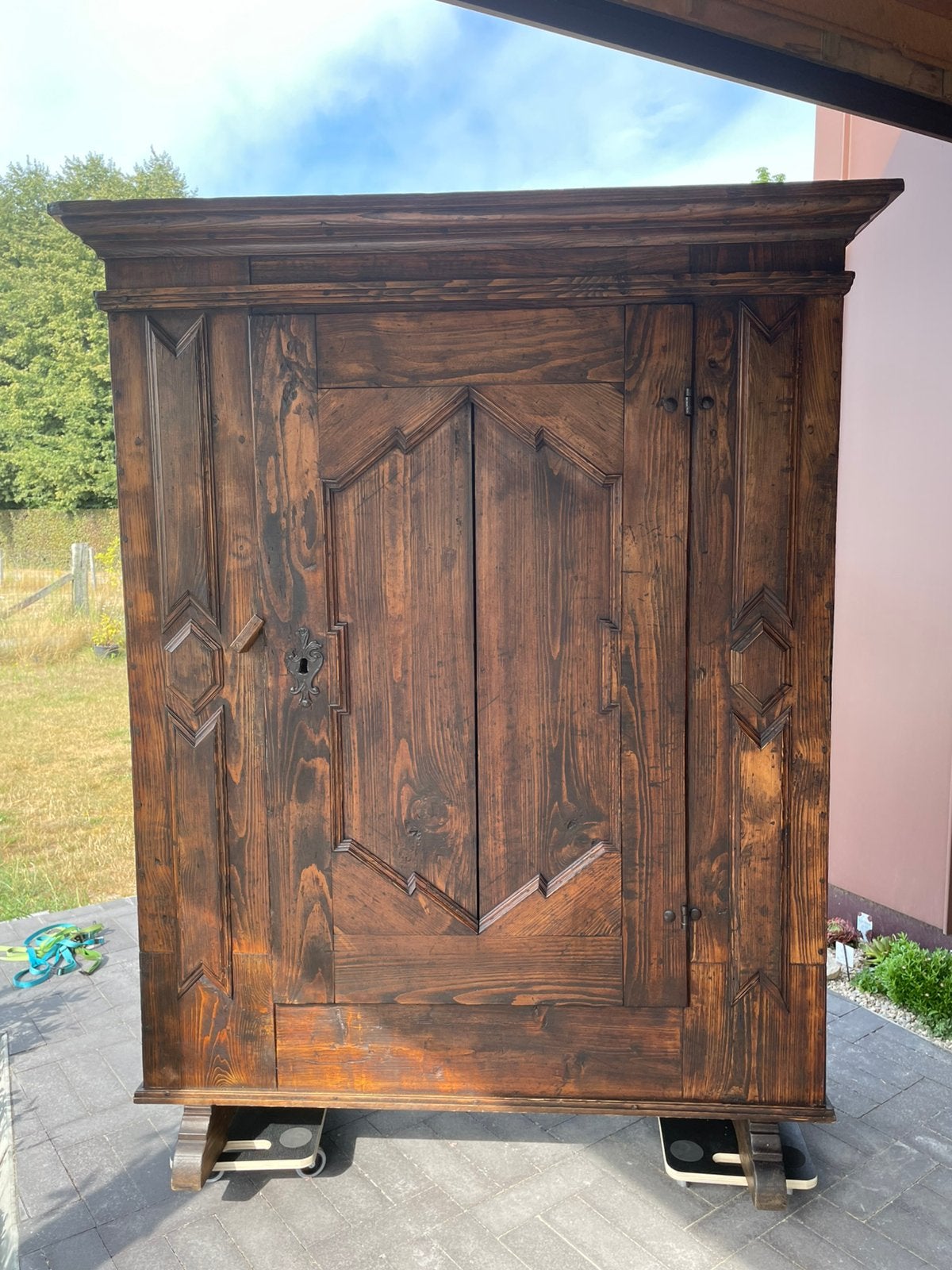 Houten kast, Ophalen