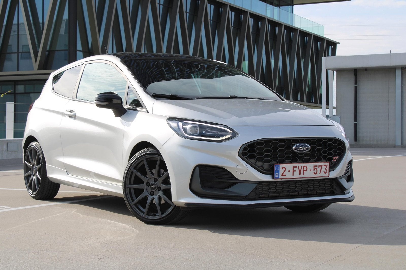 Ford Fiesta ST 1.5i, Fabrieksgarantie tot 2029!, Auto's, Voorwielaandrijving, Leder, Particulier, Zilver of Grijs